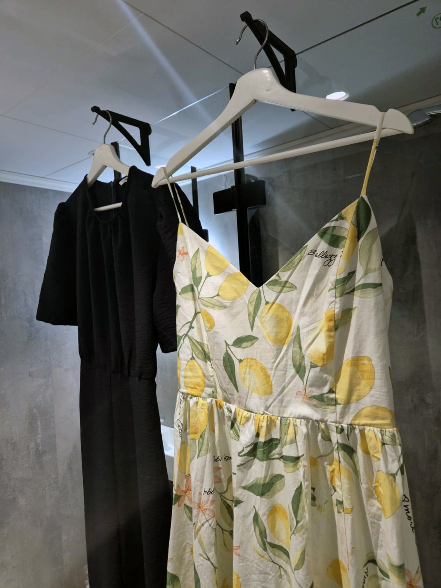 Kort dusjkrok for kleshenger